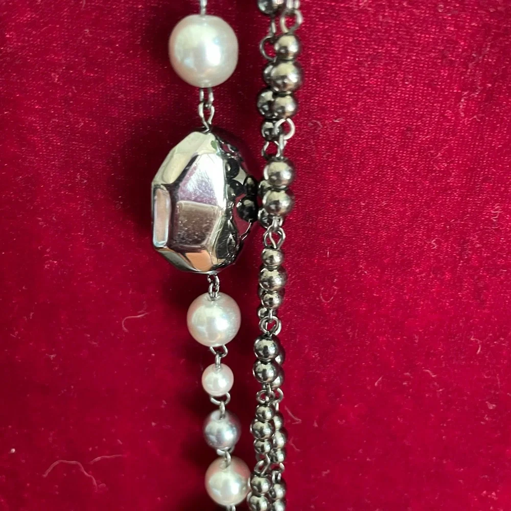 Beautiful necklace. Excellent condition - Picture 2 of 3